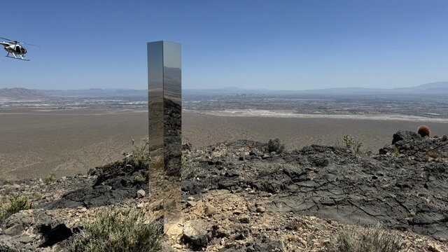 záhadný monolit v Nevade, USA