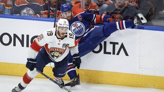 NHL: Finálová séria pokračuje, o šampiónovi rozhodne až siedmy zápas. Edmonton vyhral aj tretíkrát za sebou
