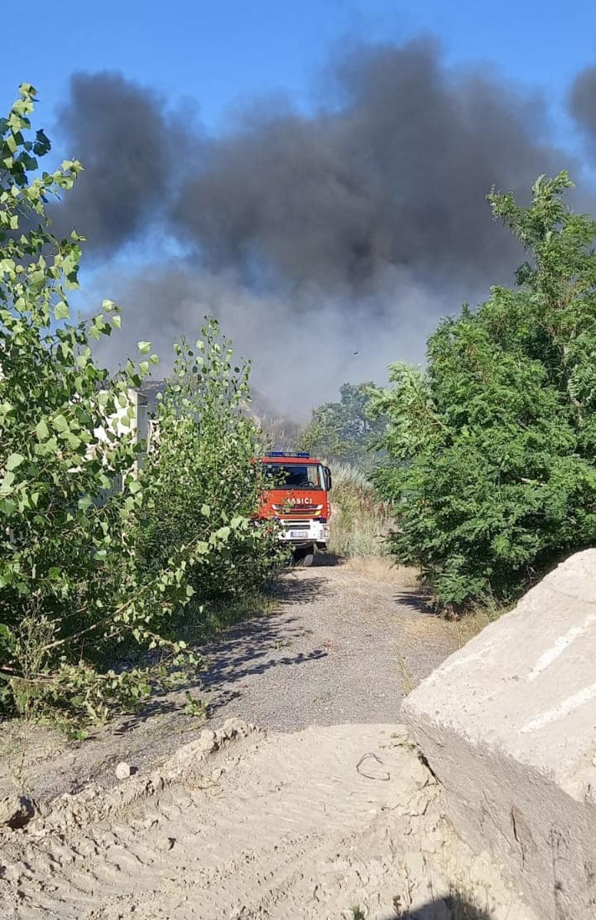 požiar Podunajské Biskupice skládka