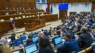 Parlament: Schválil lex atentát, Gašpar nahradil Blahu na poste podpredsedu, Kolíková a Šipoš prišli o miesto šéfov výborov