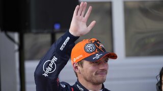 Poprel špekulácie. Verstappen v tíme ostane aj v ďalšej sezóne