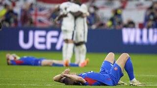 Slovensko delila od postupu minúta. Štvrťfinále si vybojovalo Anglicko, skóre otočilo v predĺžení
