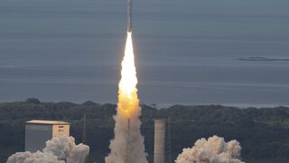 Nová éra európskej vesmírnej dopravy. Raketa Ariane 6 so slovenskou družicou úspešne odštartovala