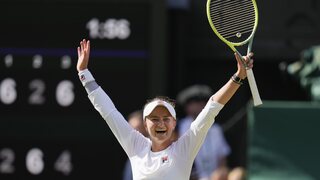 Wimbledon opäť patrí Češke. Krejčíková ovládla trávnatý grandslam