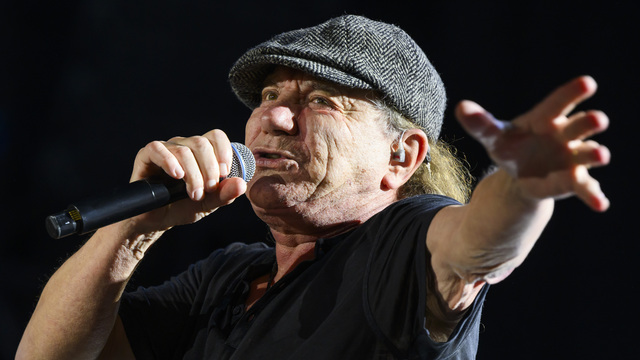 Spevák Brian Johnson