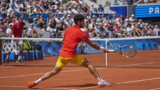 Paríž čaká atraktívny súboj o zlato. Vo finále tenisového turnaja sa predstaví Djokovič a Alcaraz