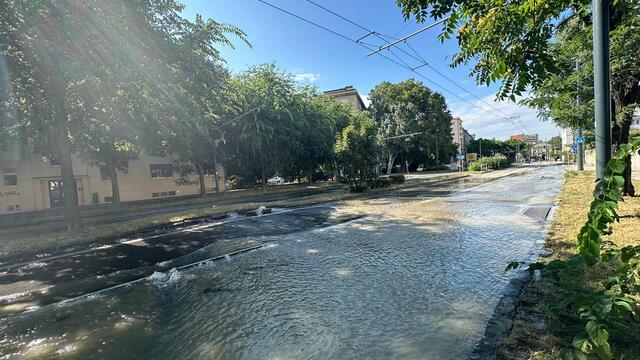 potrubie voda nehoda ulica Bratislava cesta potrubie