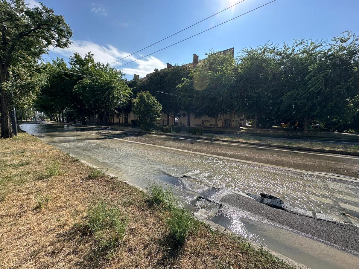 potrubie voda nehoda ulica Bratislava cesta potrubie