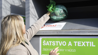 Samosprávy budú musieť zbierať aj textilný odpad.  Na recykláciu ale nemáme dostatočné kapacity