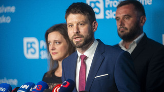 Šimečka pred stretnutím s premiérom: Fico sa snaží hodiť zodpovednosť na opozíciu za svoju neschopnosť