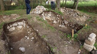 Ostrá Lúka pri Zvolene má ďalší magnet pre turistov. Archeológovia doslova vykopali spod zeme stredoveký kostol