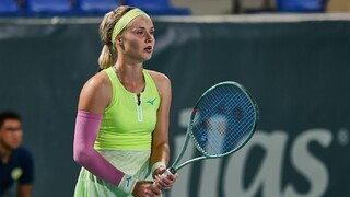 Rebecca Šramková na víťaznej vlne na turnaji WTA. Po obrate v štvrťfinále smeruje do semifinále 