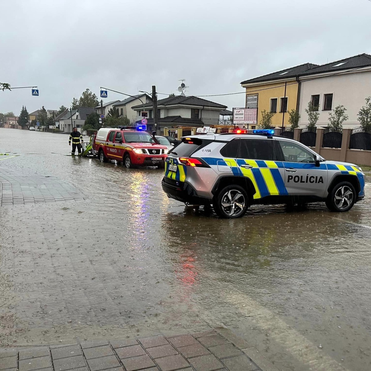 hasiči polícia