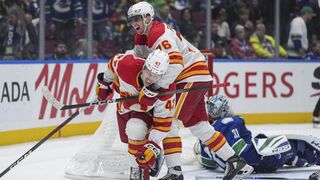 NHL: Pospíšil asistoval, Calgary pomohol k výhre nad Edmontonom. Flames sú zatiaľ neporazení