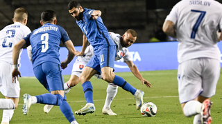 Stanislav Lobotka a Ramil Šejdajev v zápase 4. kola C-divízie Ligy národov Azerbajdžan