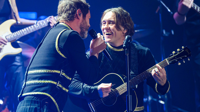  sprava Mark Owen a Howard Donald