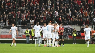 Futbalisti Slovana Bratislava vyhrali derby v Trnave. Víťazstvom sa posunuli na prvé miesto tabuľky