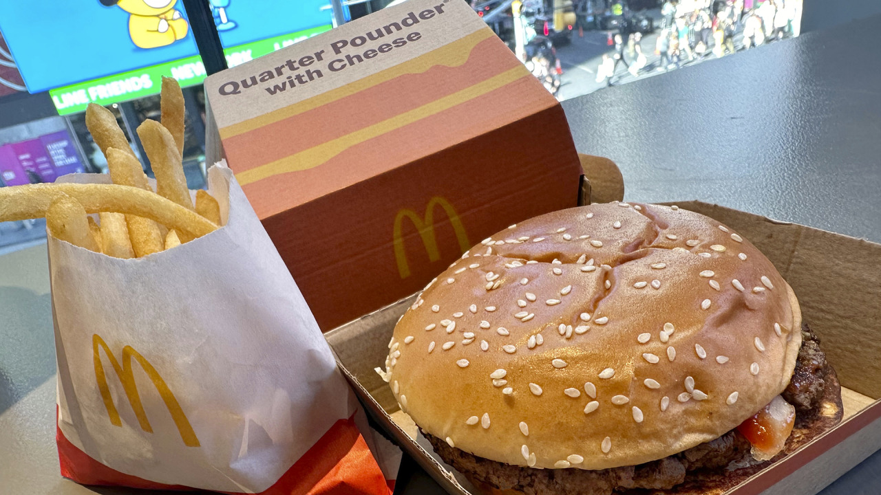 McDonalds Quarter Pounder hamburger