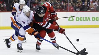 NHL: Tatar v noci na ľade, Devils však prehrali. Nemec sa do zostavy nedostal