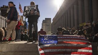 Voliči rozhodujú o budúcnosti USA: Prieskumy naznačujú tesný výsledok, milióny Američanov odvolili v predstihu