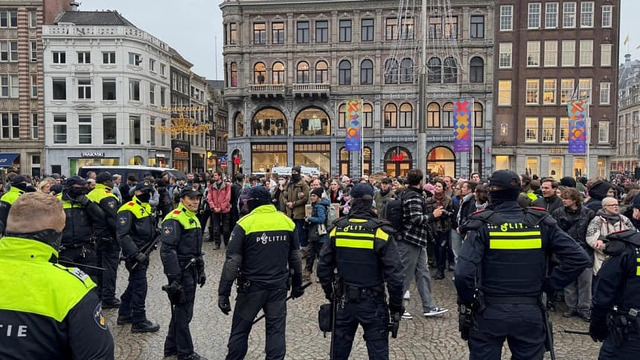 amsterdam protesty