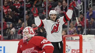 NHL: Aj napriek problémom dokázali bodovať. Tatar sa zranil v Detroite, Pospíšil sa dvakrát pobil