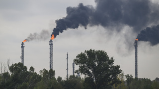 Slovensko si vybojovalo predĺženie energetickej výnimky. Palivá z ruskej ropy môže do Česka posielať aj naďalej