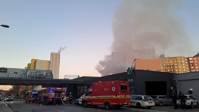 požiar rača supermarket