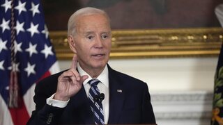 Biden stopol ťažbu fosílnych palív na väčšine pobrežia USA. Trump plánoval expanziu