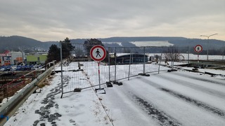 Banská Bystrica chce znova postaviť most, ktorý na jeseň zbúrali. Kedy sa ho vodiči dočkajú?