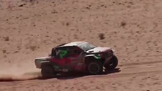 Slováci sa posunuli v rebríčkoch Rely Dakar. Úradoval Austrálčan  Sanders, Svitko naňho stratil len pár minút