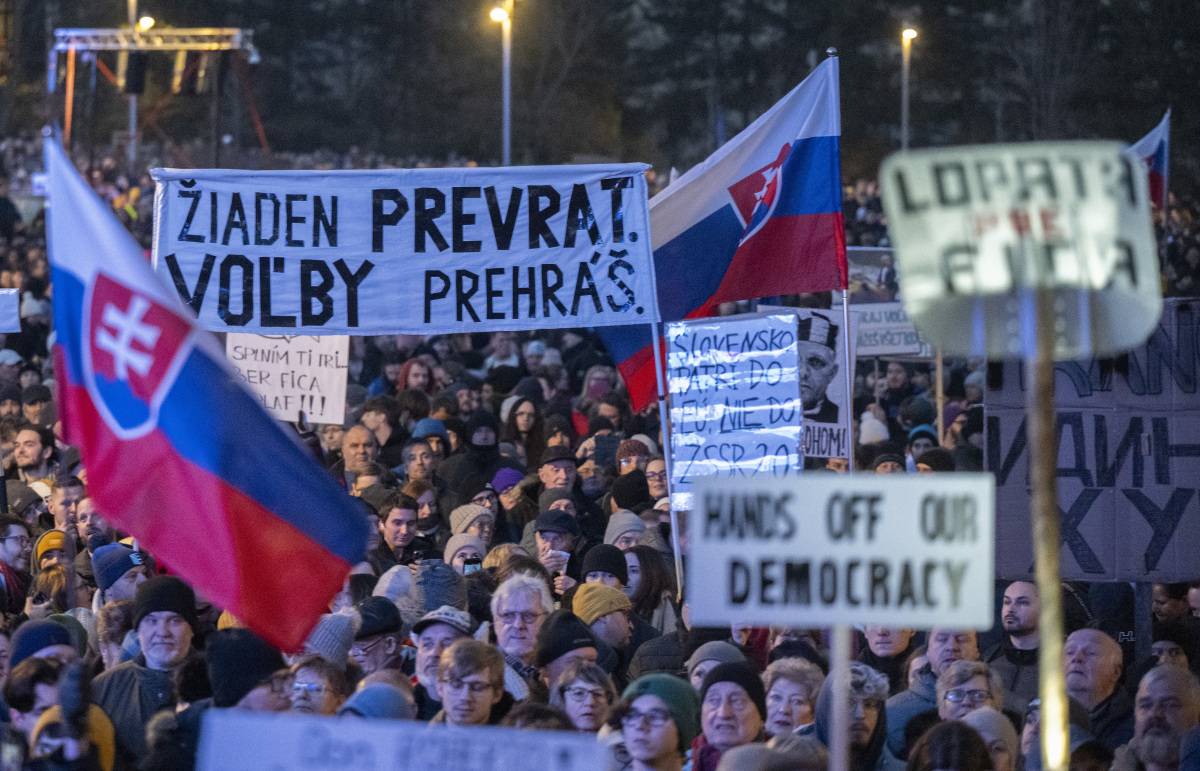 Protivládne zhromaždenie Slovensko je Európa na Námestí Slobody v Bratislave