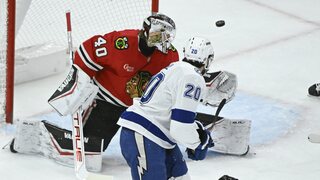 NHL: Tampa bez Černáka zvíťazila v Chicagu po predĺžení. Perfetti pomohol Winnipegu hetrikom