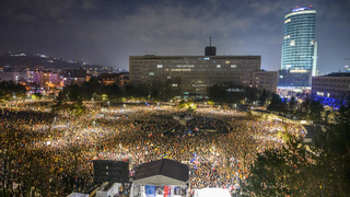 O protestoch na Slovensku píšu aj zahraničné médiá. Zelenskyj: Bratislava nie je Moskva, Slovensko je Európa