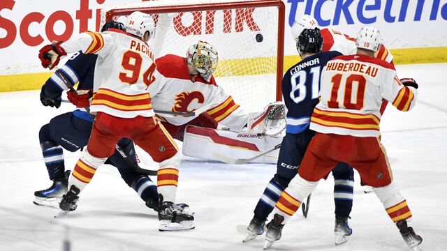 Flames_Jets_Hockey069728.jpg