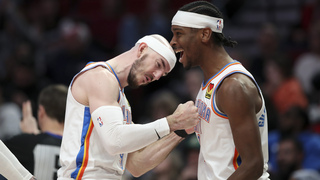 NBA: Víťazná séria Denveru pokračuje. Oklahoma City ostáva naďalej na čele