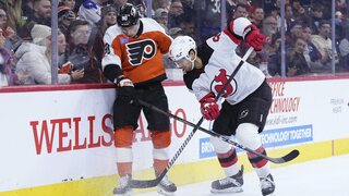 NHL: Detroit predlžuje víťaznú sériu. Raymond žiari asistenciami, McDavid a Garland skórujú