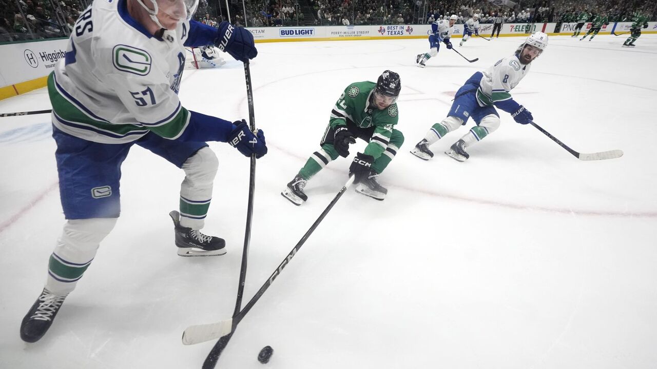 Canucks_Stars_Hockey082944.jpg