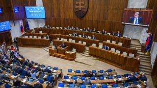 Meno je známe, termín tajnej voľby v nedohľadne. Parlament nemá šéfa už takmer rok