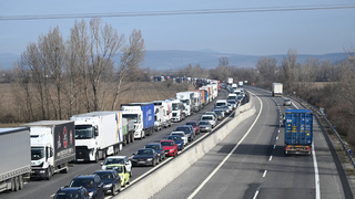 diaľnica nehoda kamióny Trnava