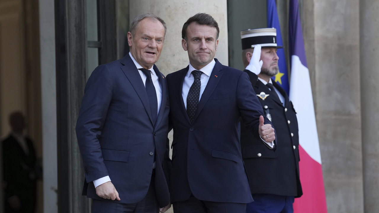 macron a tusk.jpg