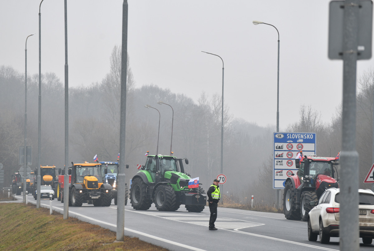 protest traktory hranice farmári