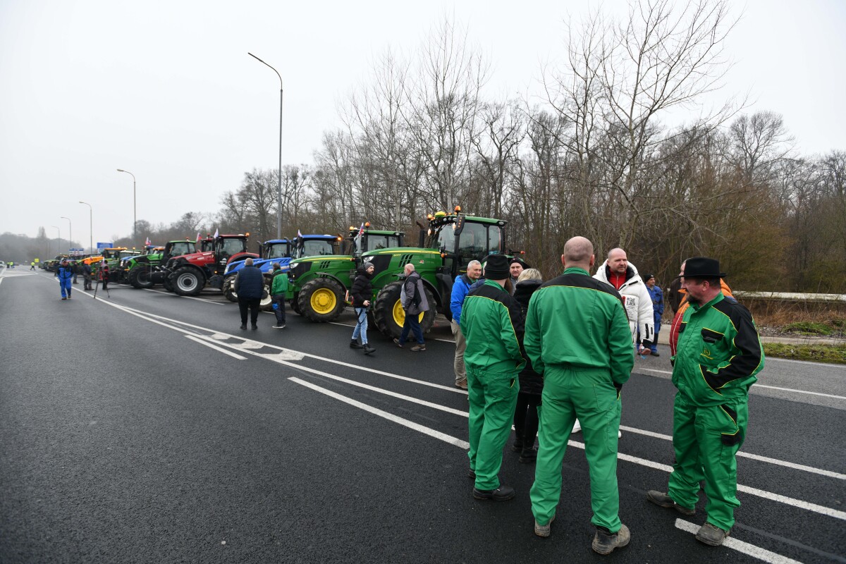 protest traktory hranice farmári