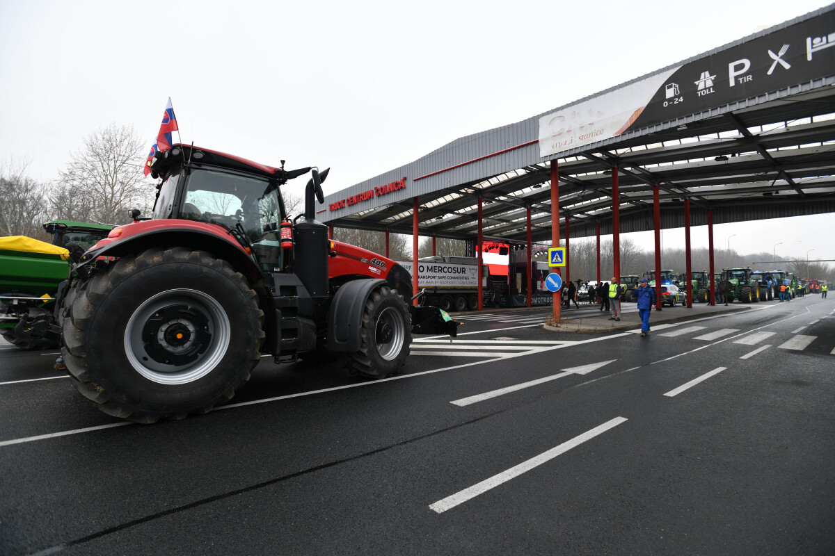 protest traktory hranice farmári