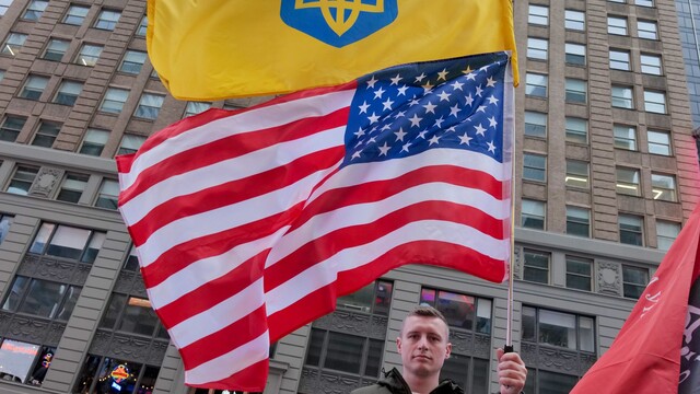 USA Ukrajina vlajky 