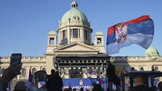Srbsko Belehrad protest vlajka 